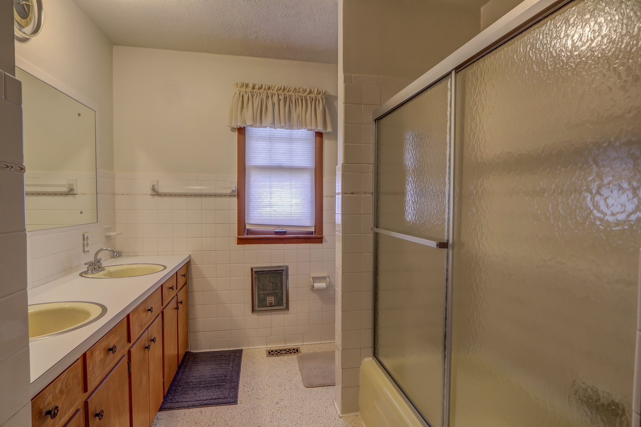 6017 North Highland Road Grandview, IN 47615 - Photo 17 of 36