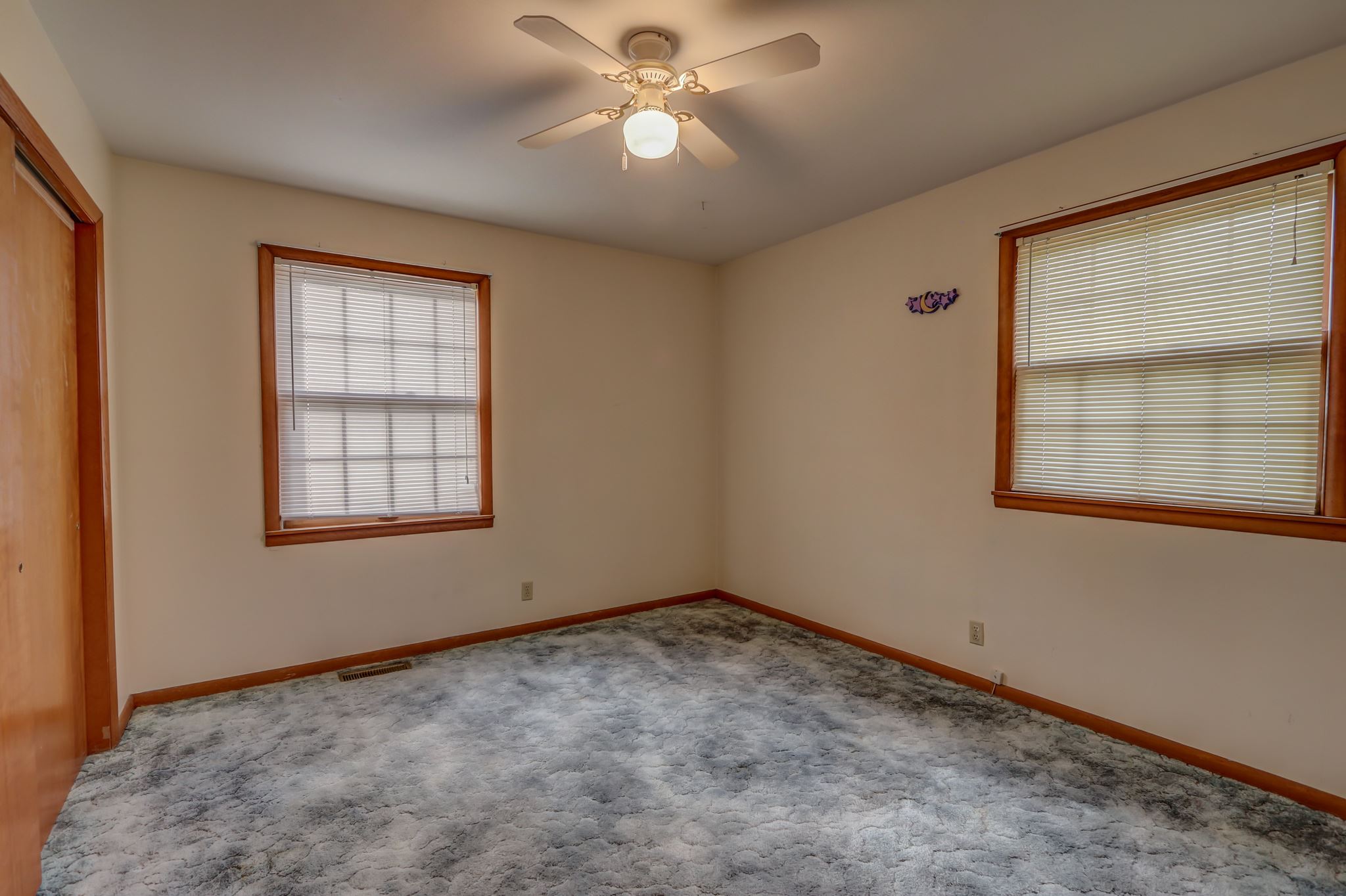 6017 North Highland Road Grandview, IN 47615 - Photo 18 of 36