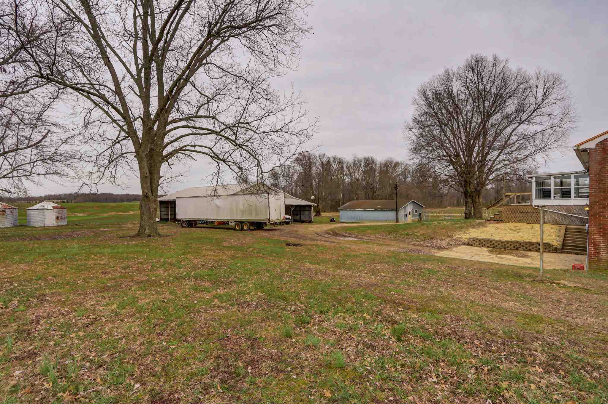 6017 North Highland Road Grandview, IN 47615 - Photo 34 of 36