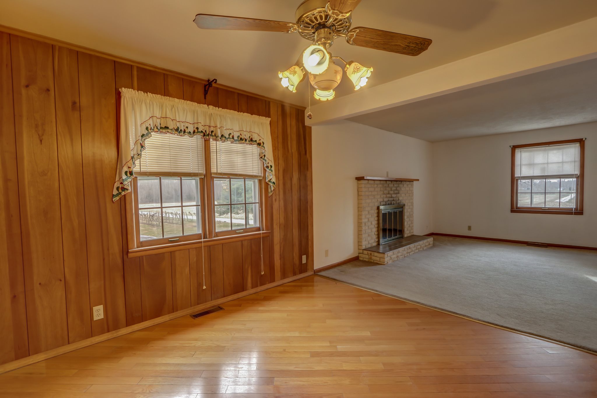 6017 North Highland Road Grandview, IN 47615 - Photo 7 of 36