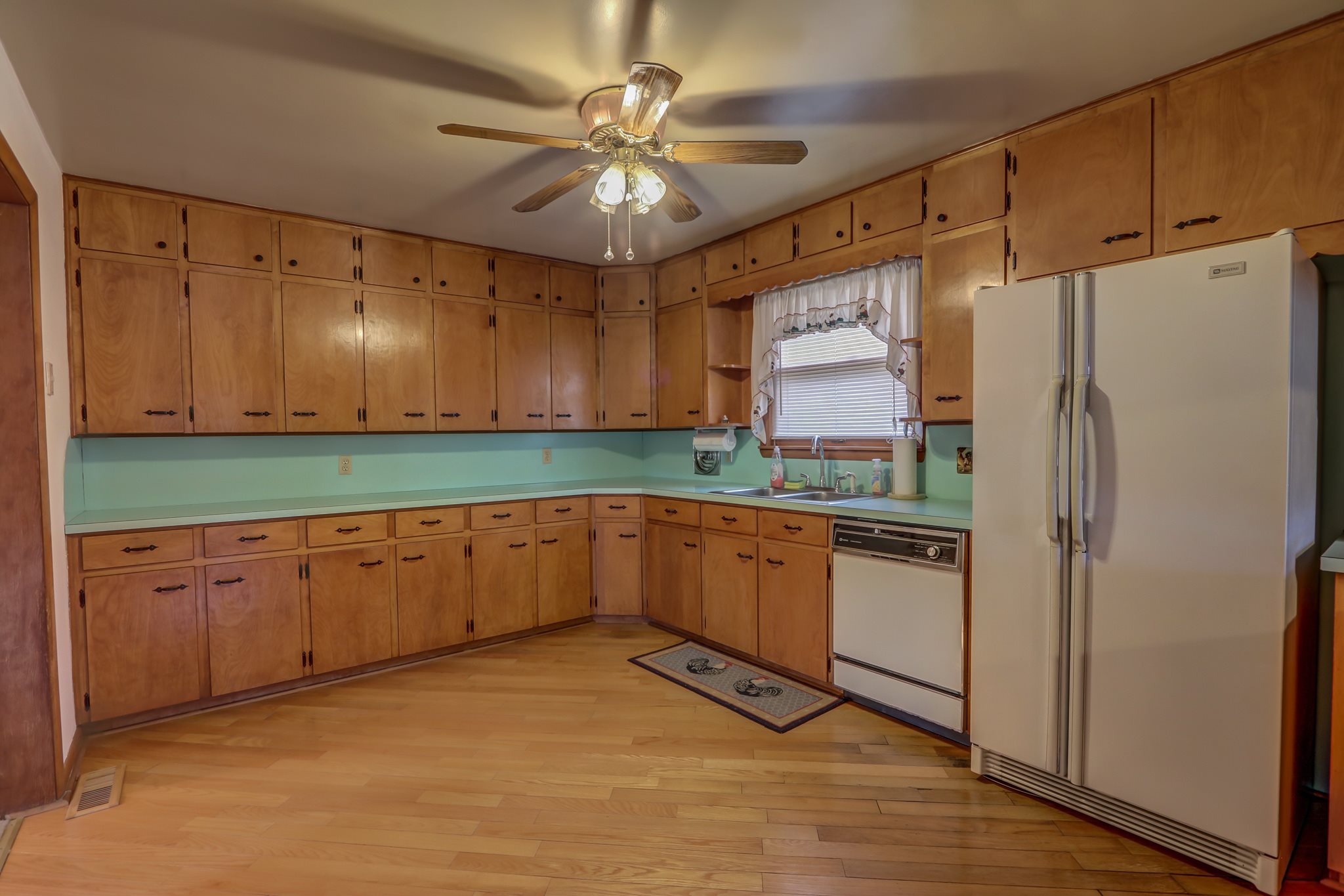 6017 North Highland Road Grandview, IN 47615 - Photo 10 of 36