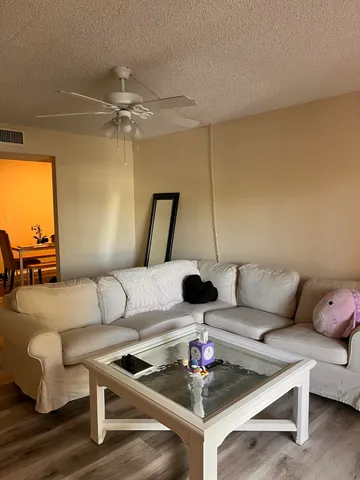 $1,950 | 460 Northwest 20th Street, Unit 2070, Boca Raton, FL 33431
