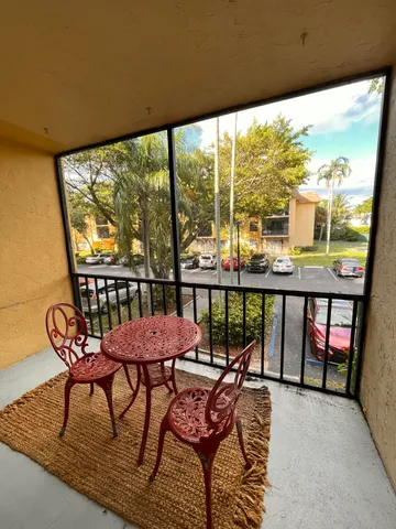 $1,950 | 460 Northwest 20th Street, Unit 2070, Boca Raton, FL 33431
