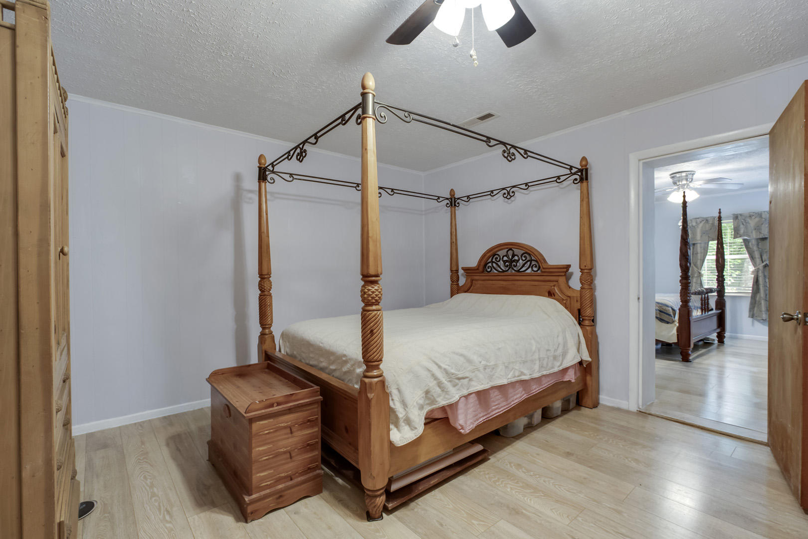 2449 River Road Kingston, TN 37763 - Photo 22 of 31 22_RiverRoad_2449_Bedroom2_01