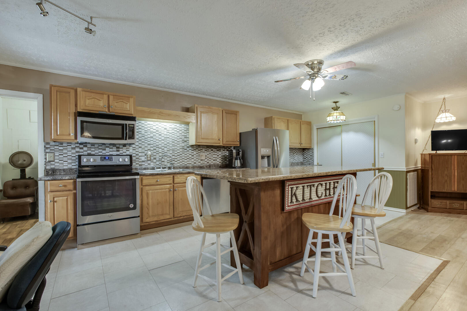 2449 River Road Kingston, TN 37763 - Photo 9 of 31 09_RiverRoad_2449_Kitchen01