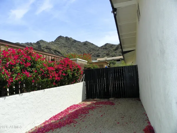 $875,000 | 9402 North 18th Street, Phoenix, AZ 85020