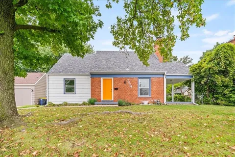 $275,000 | 7224 Paseo Boulevard, Kansas City, MO 64131
