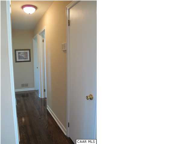 495 Stagecoach Road Charlottesville, VA 22902 - Photo 13 of 27 Upstairs Hall