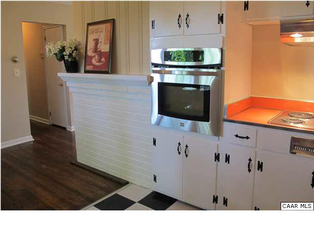 495 Stagecoach Road Charlottesville, VA 22902 - Photo 4 of 27 Stainless Steel Vent w/lighting over the stove top