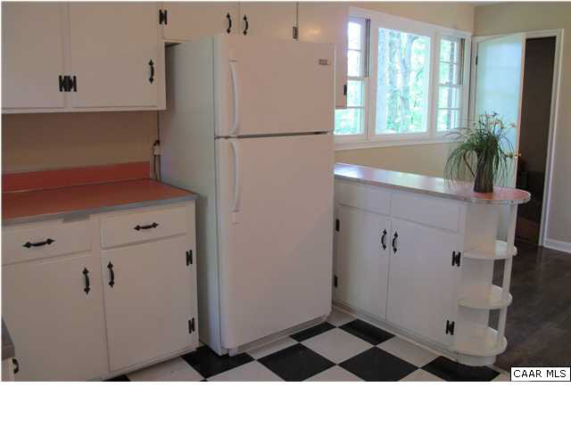 495 Stagecoach Road Charlottesville, VA 22902 - Photo 6 of 27 Gallery Image 6