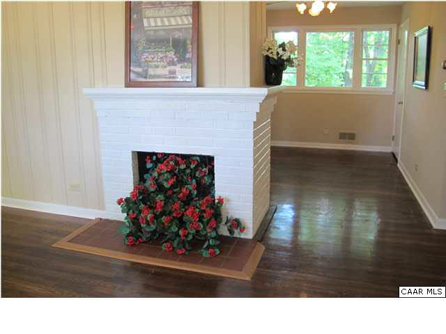 495 Stagecoach Road Charlottesville, VA 22902 - Photo 9 of 27 Lots of windows - very bright!