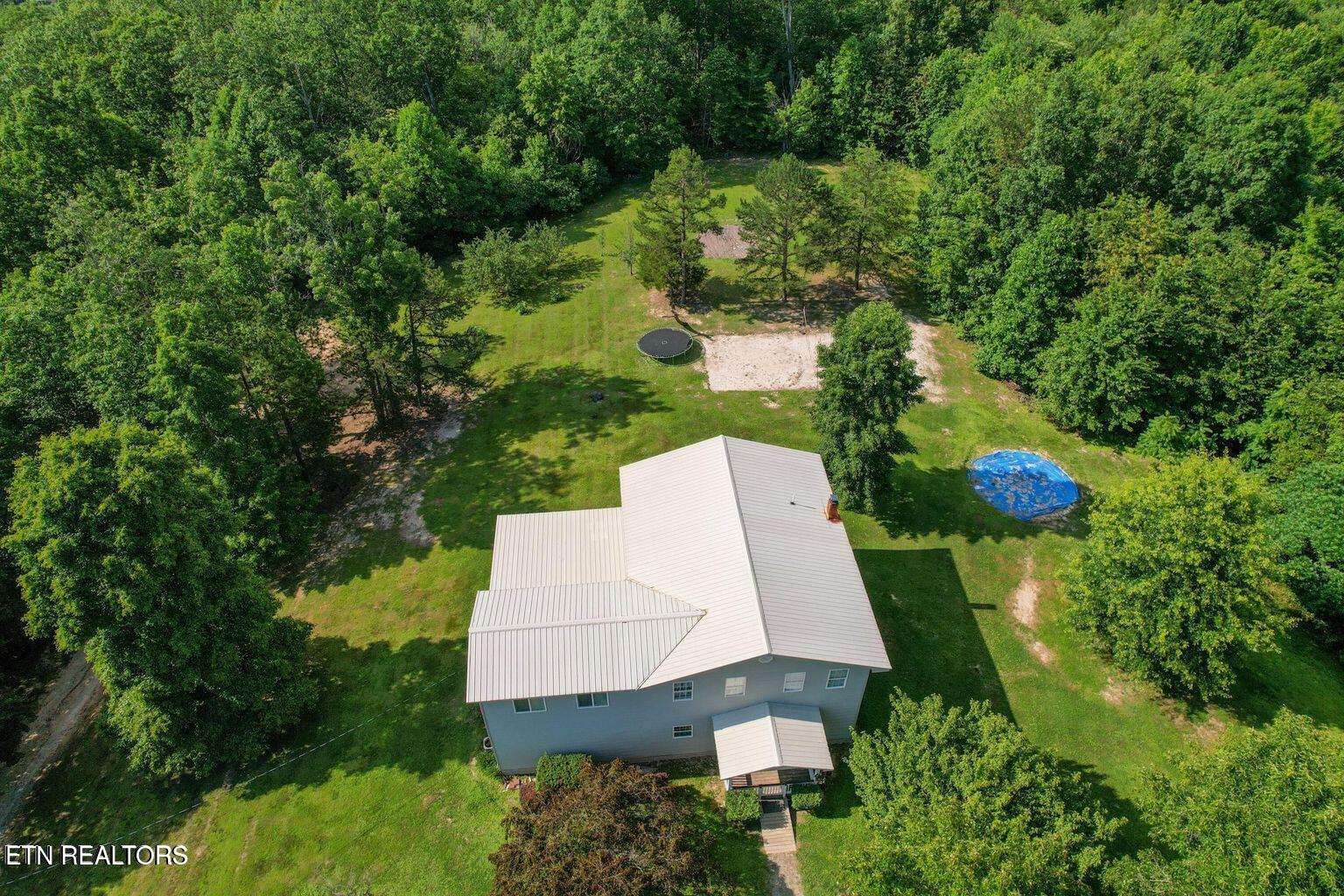 529 Hunley Road Speedwell, TN 37870 - Photo 3 of 26 ar.hunley1