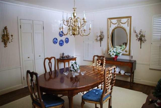 226 Stephens Road Grosse Pointe, MI 48236 - Photo 9 of 14 31024860-8.JPG