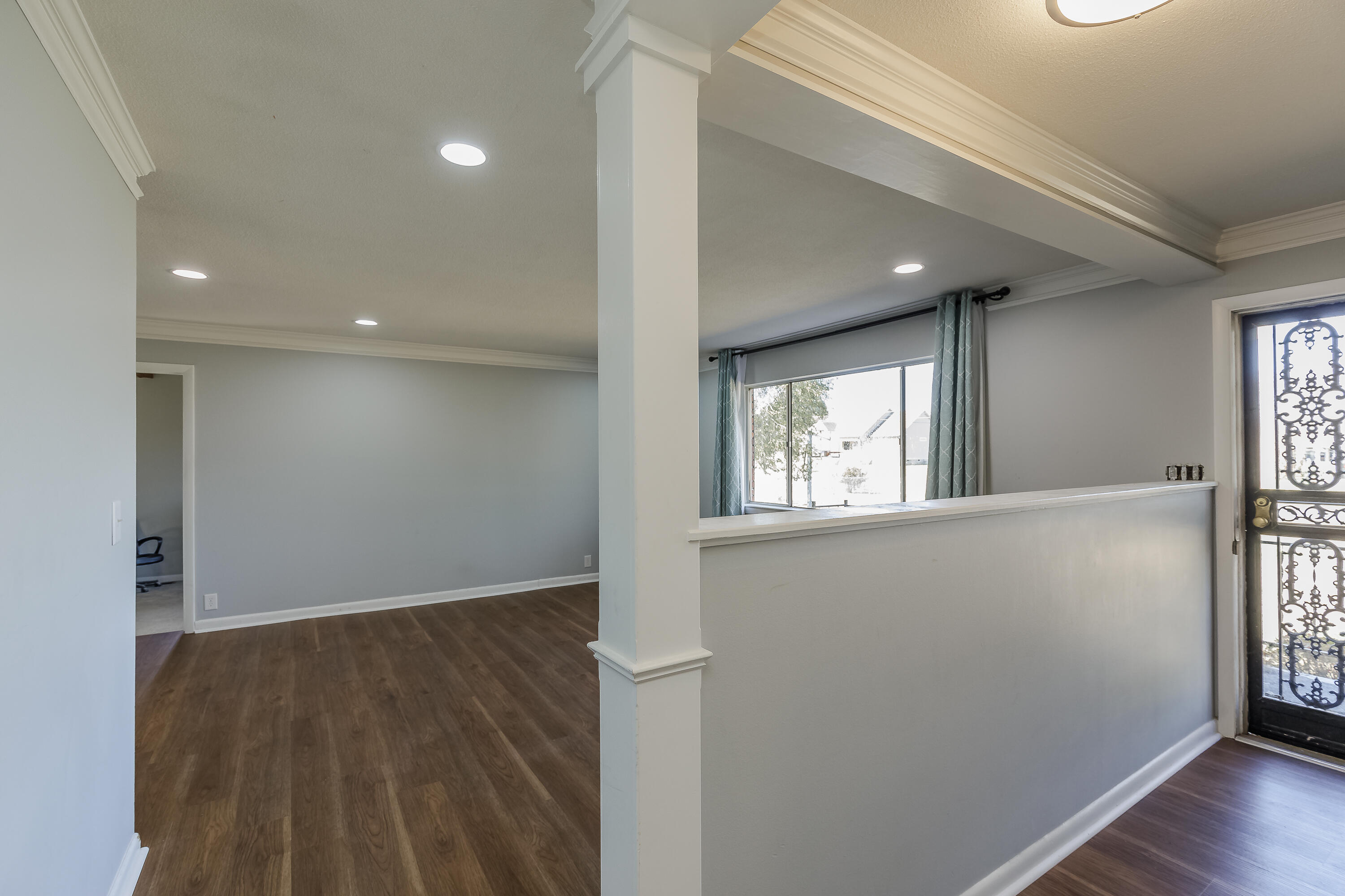 309 Graham Circle Rock Spring, GA 30739 - Photo 2 of 42 Living Room