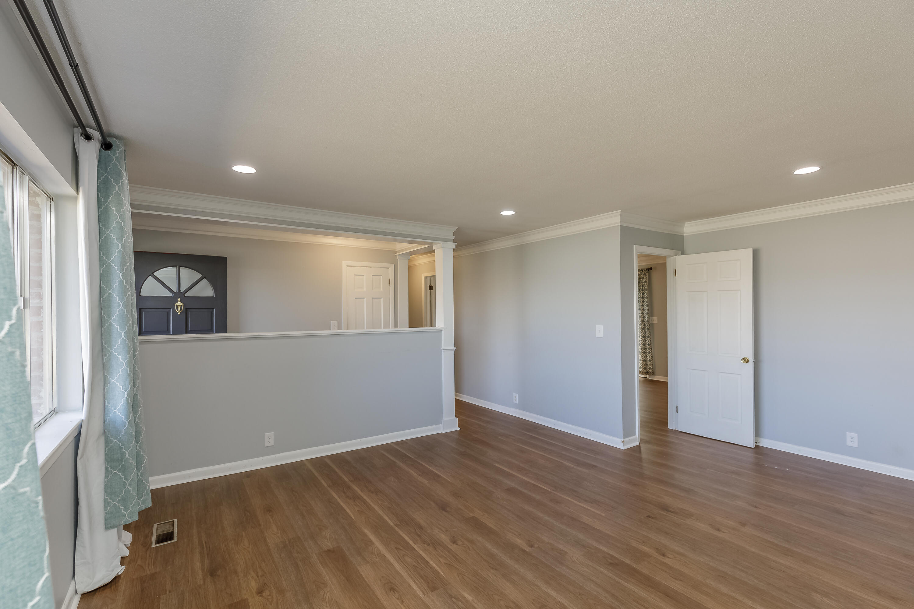 309 Graham Circle Rock Spring, GA 30739 - Photo 5 of 42 Living Room