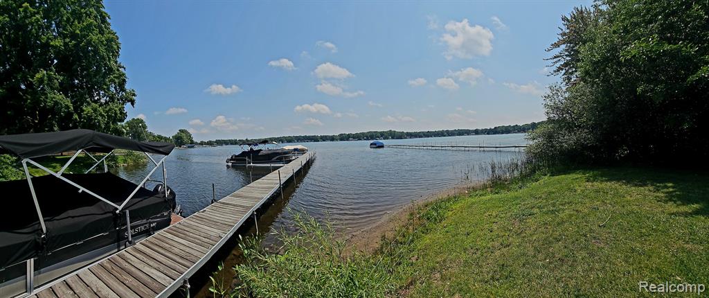 9551 Kress Road Pinckney, MI 48169 - Photo 3 of 34