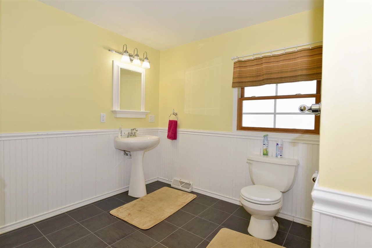2209 South Nine Mile Road Kawkawlin, MI 48631 - Photo 12 of 27