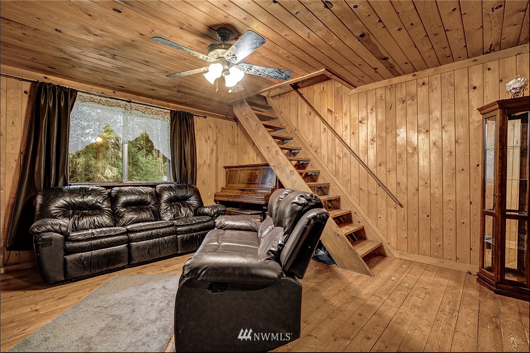 47617 Spring Water Road East Eatonville, WA 98328 - Photo 11 of 25