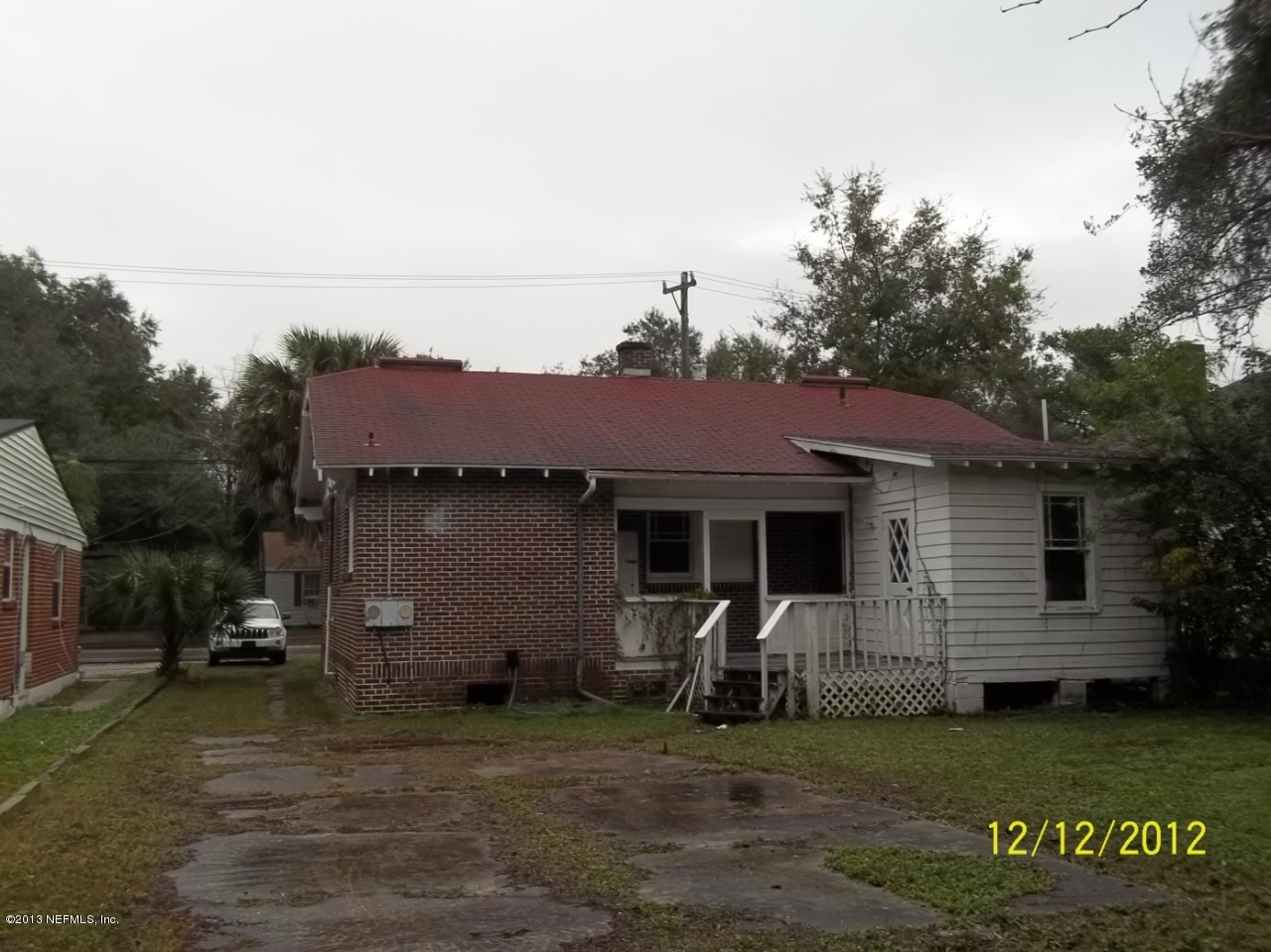 3038 Post Street Jacksonville, FL 32205 - Photo 2 of 13 a view of a house with a patio