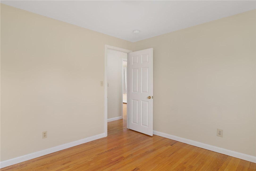 9 Chestnut Hill Road, Unit B Middletown, RI 02842 - Photo 15 of 34 Gallery Image 15