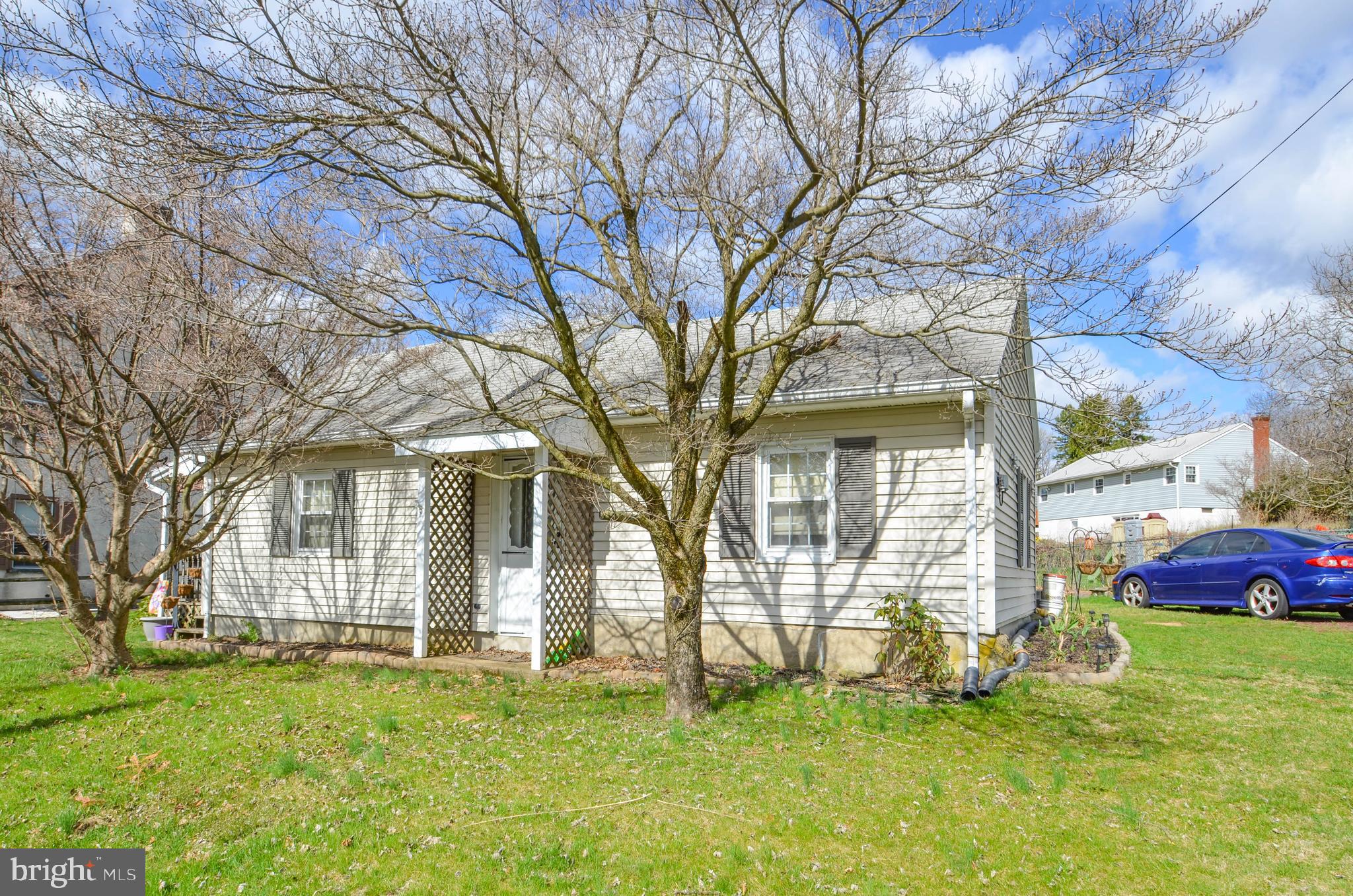 916 Public Road Bethlehem, PA 18015 - Photo 1 of 15 Gallery Image 1