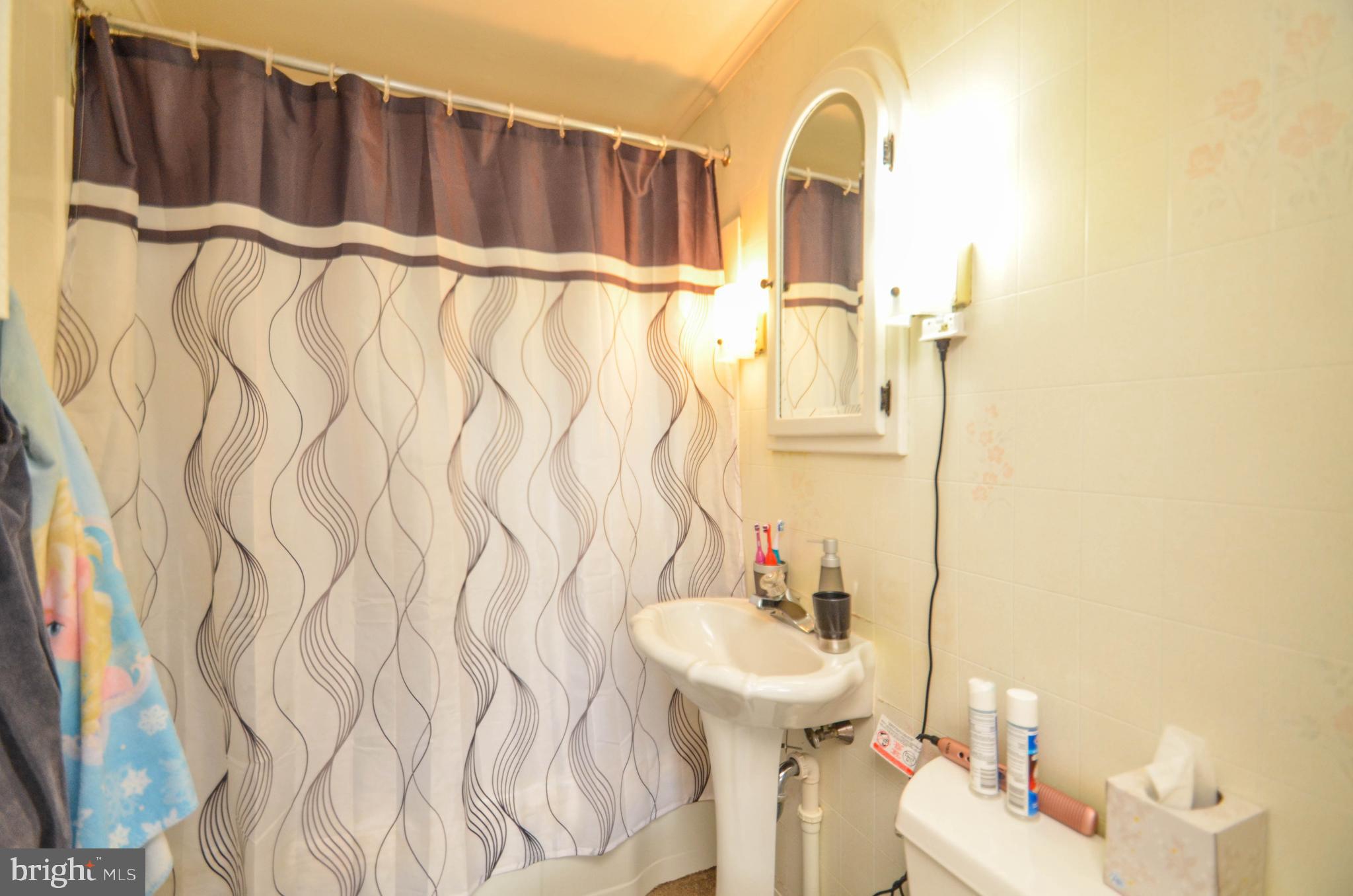 916 Public Road Bethlehem, PA 18015 - Photo 11 of 15 Gallery Image 11
