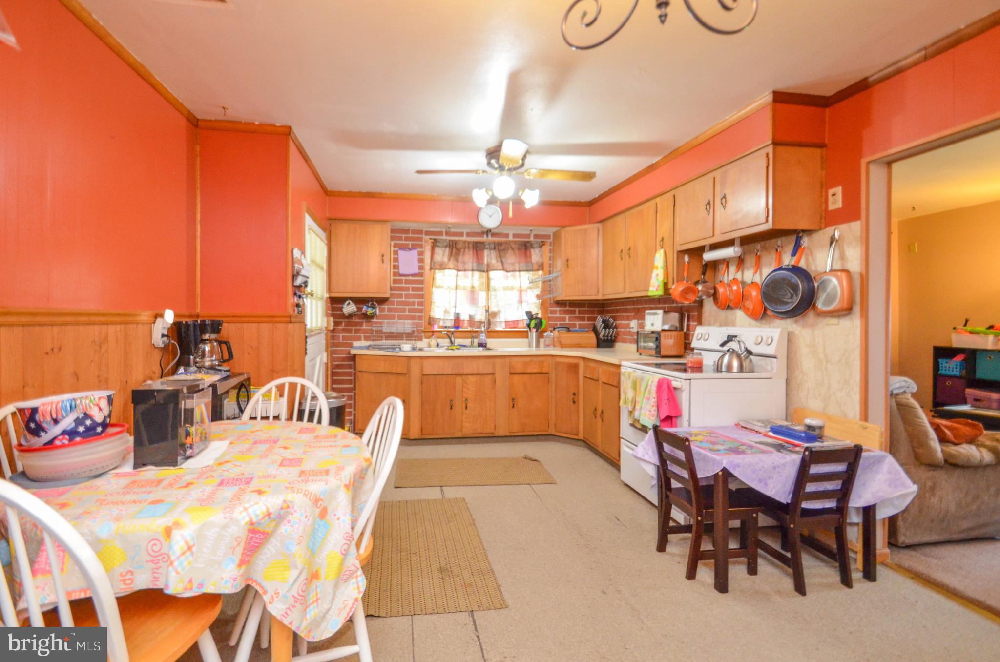 916 Public Road Bethlehem, PA 18015 - Photo 6 of 15 Gallery Image 6