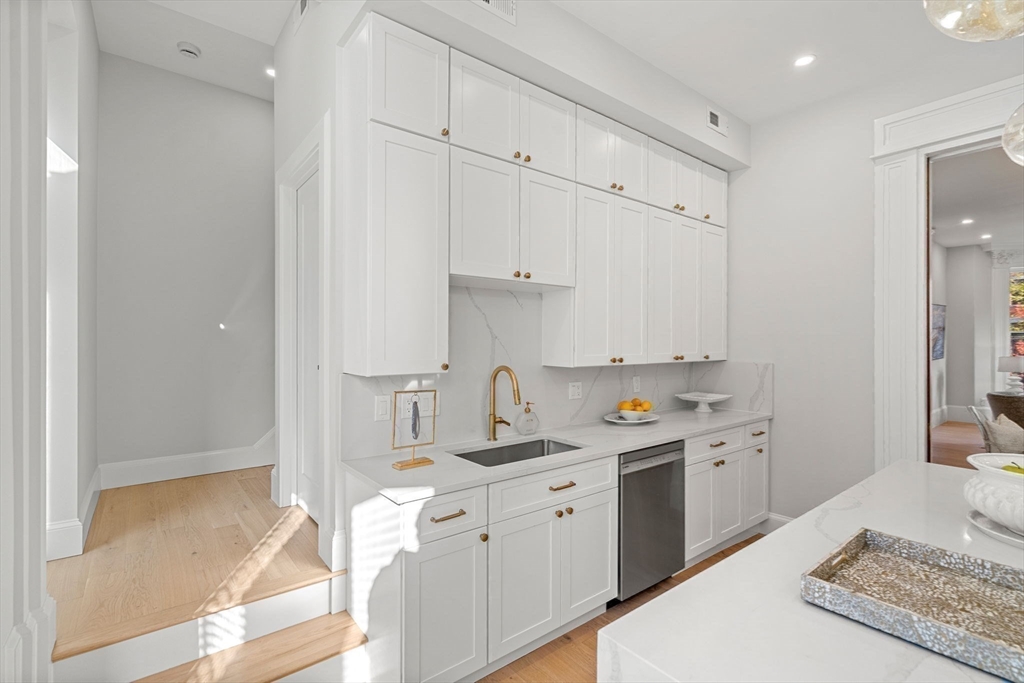 5 Worcester Square, Unit 2 Boston, MA 02118 - Photo 13 of 29 Gallery Image 13