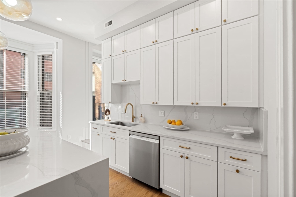 5 Worcester Square, Unit 2 Boston, MA 02118 - Photo 16 of 29 Gallery Image 16