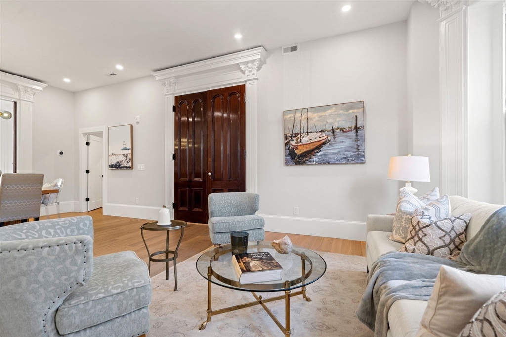 5 Worcester Square, Unit 2 Boston, MA 02118 - Photo 3 of 29 Gallery Image 3
