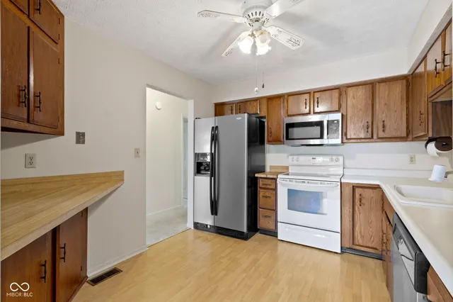 $210,000 | 7622 Castleton Farms W Drive, Indianapolis, IN 46256