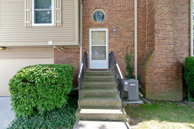 $210,000 | 7622 Castleton Farms W Drive, Indianapolis, IN 46256