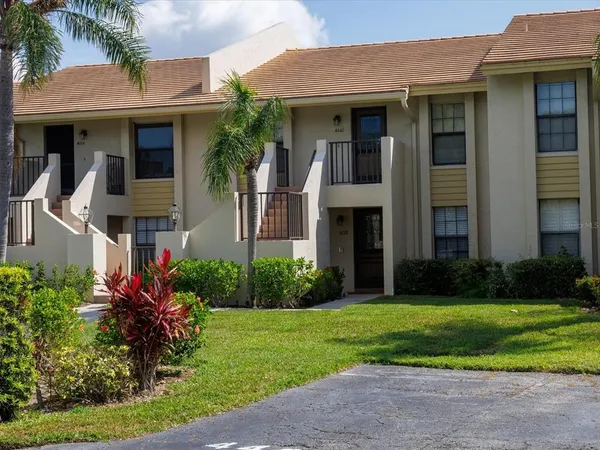 $1,900 | 4440 Weybridge, Unit 4440, Sarasota, FL 34235