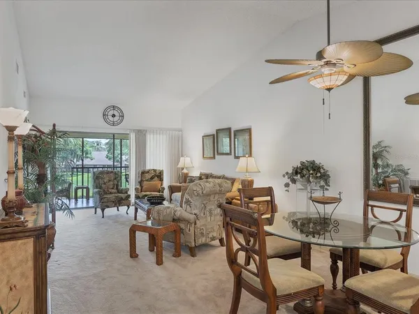 $1,900 | 4440 Weybridge, Unit 4440, Sarasota, FL 34235