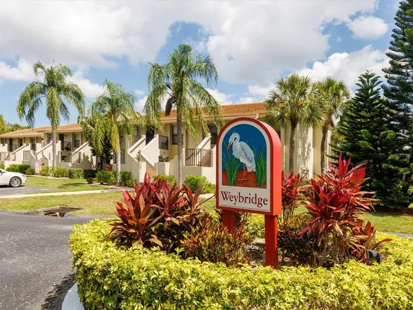 $1,900 | 4440 Weybridge, Unit 4440, Sarasota, FL 34235