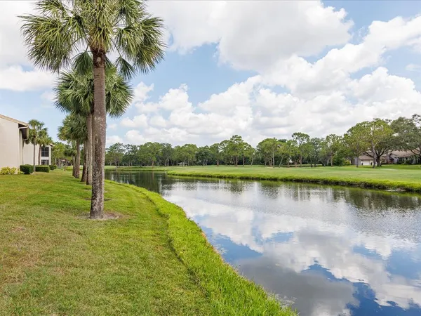 $1,900 | 4440 Weybridge, Unit 4440, Sarasota, FL 34235