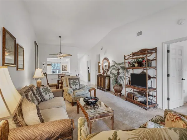 $1,900 | 4440 Weybridge, Unit 4440, Sarasota, FL 34235