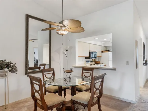 $1,900 | 4440 Weybridge, Unit 4440, Sarasota, FL 34235