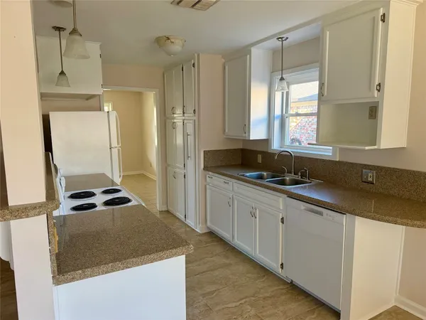 $2,400 | 1109 Sally Anne Drive, Rosenberg, TX 77471