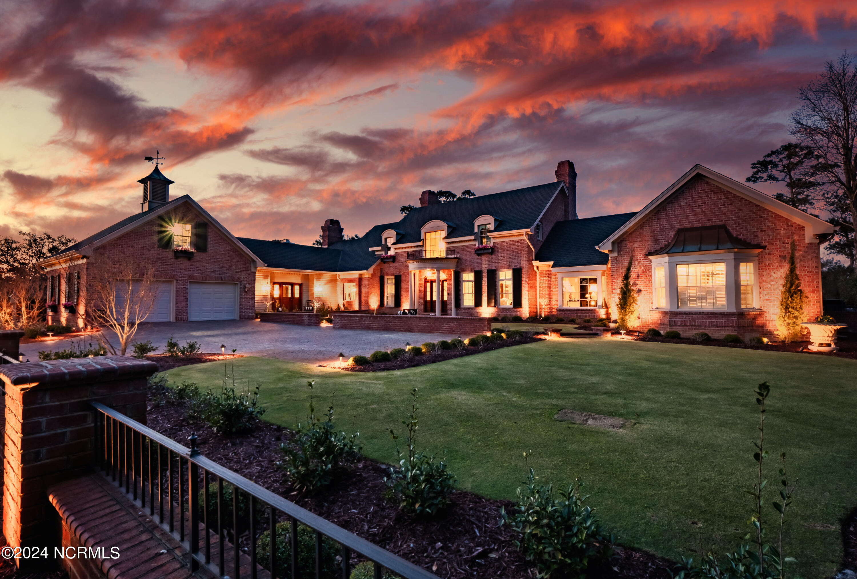 613 Dundee Drive Wilmington, NC 28405 - Photo 2 of 110 002_pja11911-hdr