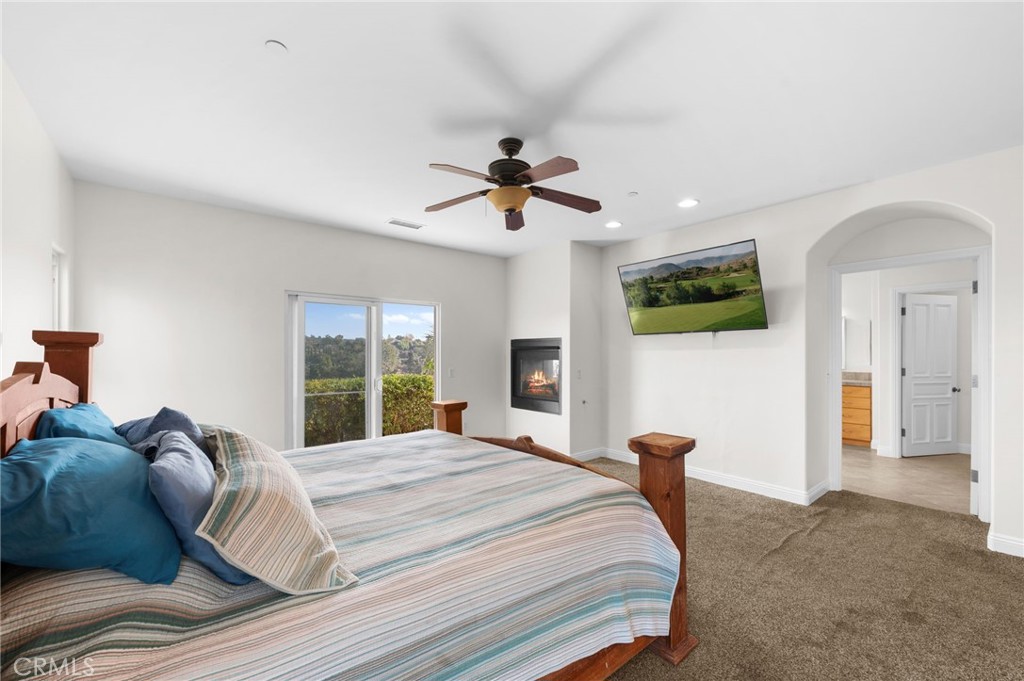 2240 Aqua Hill Road Fallbrook, CA 92028 - Photo 23 of 54 PRIMARY BEDROOM