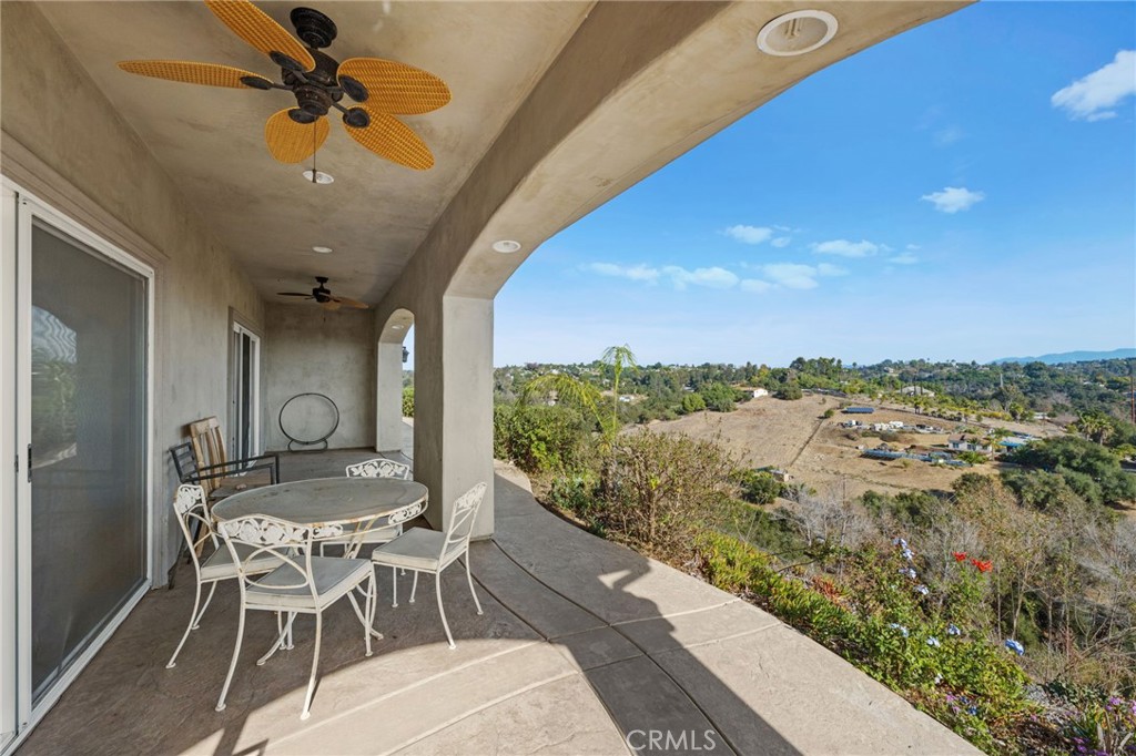 2240 Aqua Hill Road Fallbrook, CA 92028 - Photo 32 of 54
