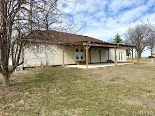 $414,900 | 16328 Stolletown Road, Carlyle, IL 62231