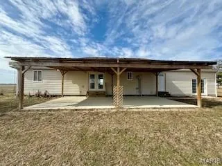 $414,900 | 16328 Stolletown Road, Carlyle, IL 62231