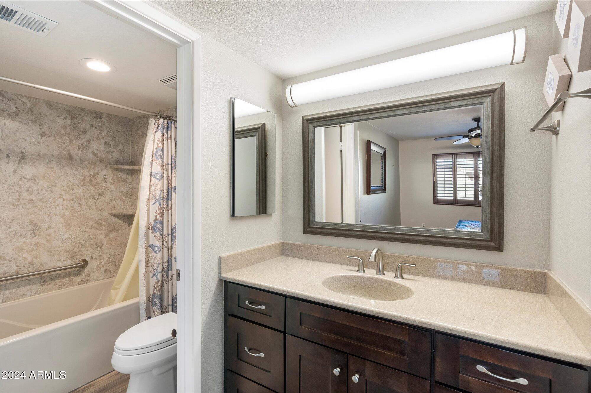 1942 East Grandview Road Phoenix, AZ 85022 - Photo 12 of 21 12-Bathroom