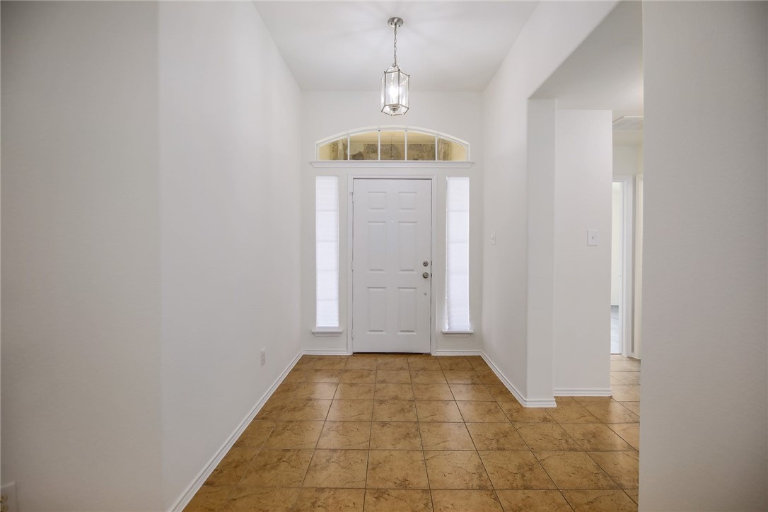 137 Langtry Lane Jarrell, TX 76537 - Photo 16 of 36