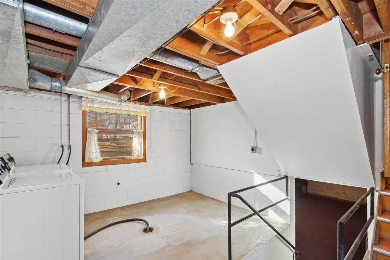 1674 Ridge Road Iowa City, IA 52245 - Photo 17 of 29 Gallery Image 17