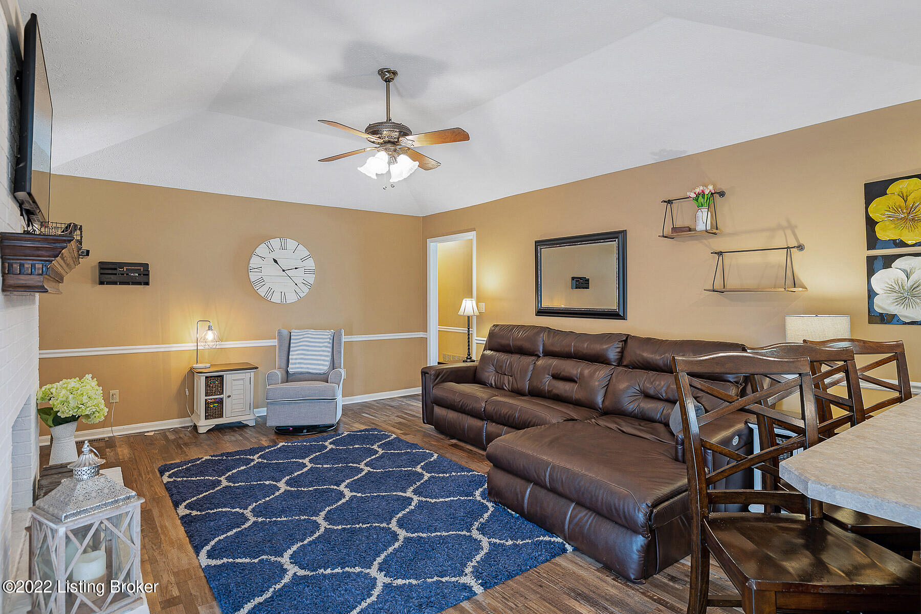 8304 Lacevine Road Louisville, KY 40220 - Photo 12 of 38 Great Room