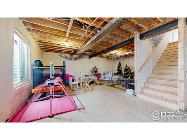 a view of house with a big yard