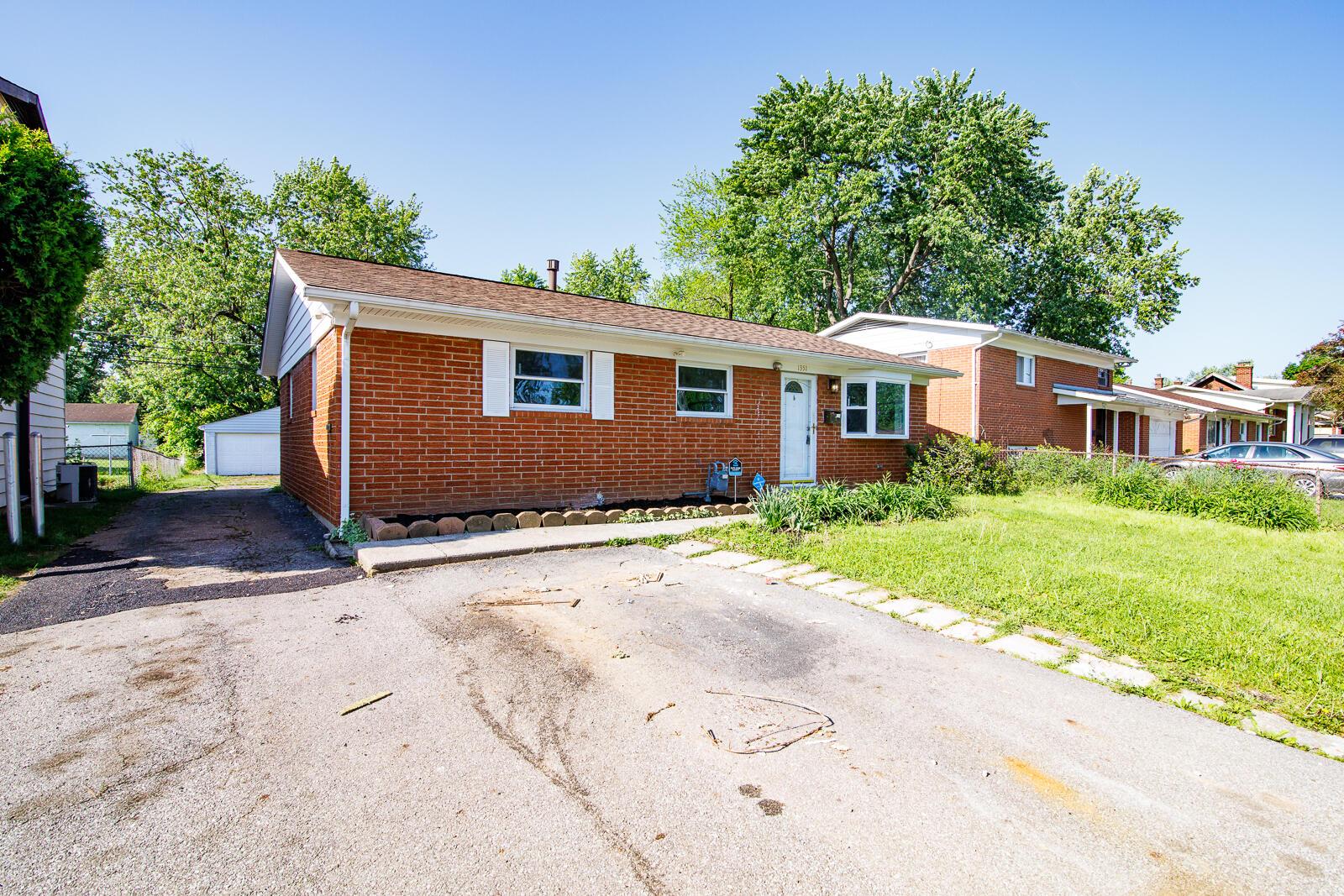 1351 Smith Road Columbus, OH 43207 - Photo 3 of 48 1351 smith-3